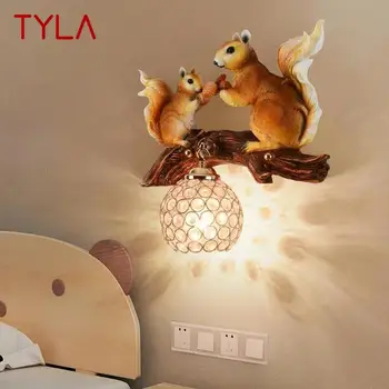 TYLA Современные настенные светильники из смолы в виде белки, светодиодные креативные хрустальные внутренние бра для дома, гостиной, коридора, декора