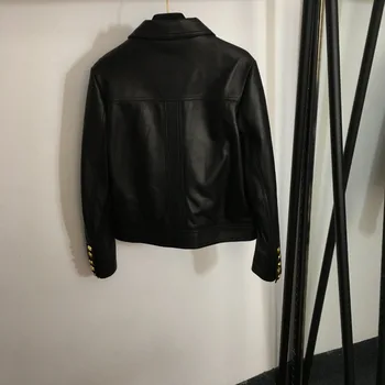Осень 2023, Новый дизайн, Приталенный прямой воротник-поло, мотоциклетная куртка с отворотом, длинный рукав на молнии, винтажное мягкое черное пальто из искусственной кожи