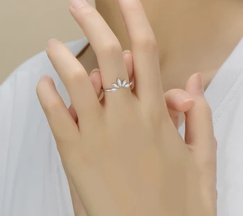 Ромб из стерлингового серебра 925 пробы AAA с прозрачной фианитной короной, Модное Золотое кольцо на палец для женщин, изысканные свадебные украшения